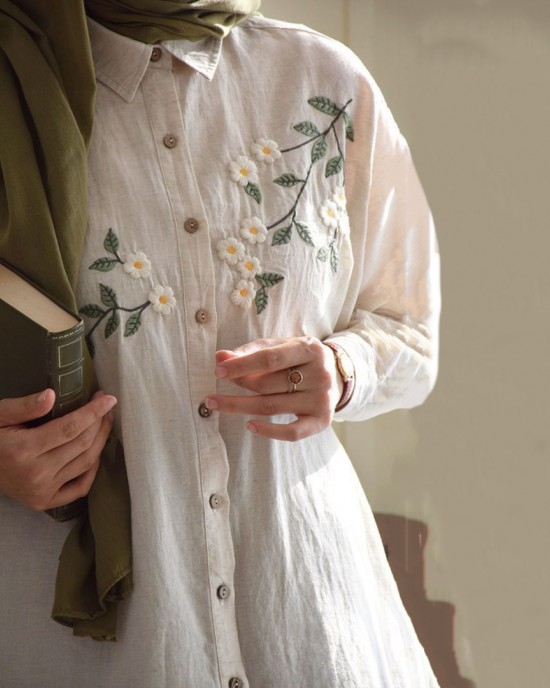 Women's Retro Floral Embroidery Art Casual Shirt Women's Retro Floral Embroidery Art Casual Shirt