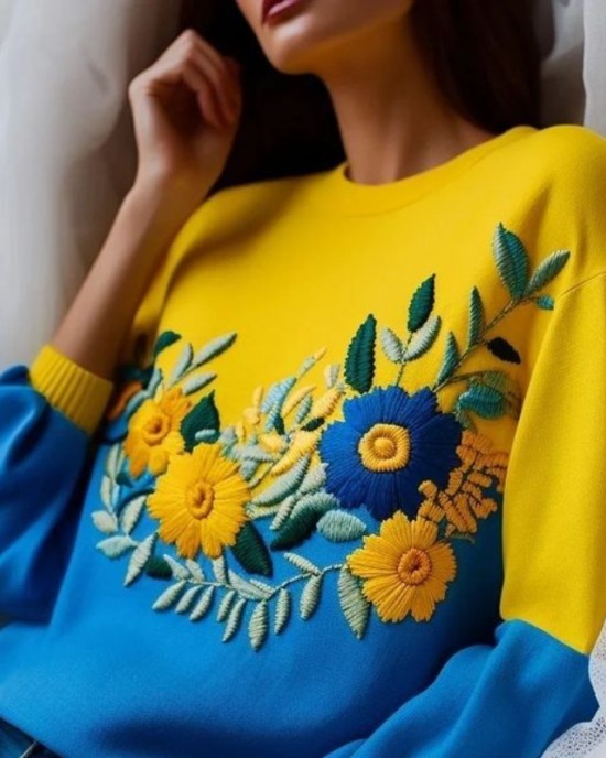 Ukraine Ethnic Floral Contrast Color Sweatshirt Ukraine Ethnic Floral Contrast Color Sweatshirt