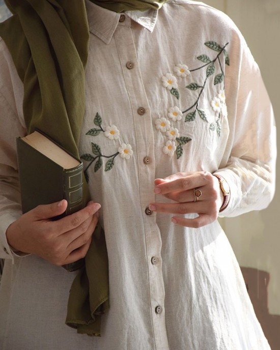 Women's Retro Floral Embroidery Art Casual Shirt Women's Retro Floral Embroidery Art Casual Shirt