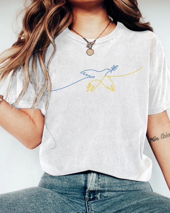 Women's Ukrainian Peace Dove Print Short Sleeve T-shirt Women's Ukrainian Peace Dove Print Short Sleeve T-shirt