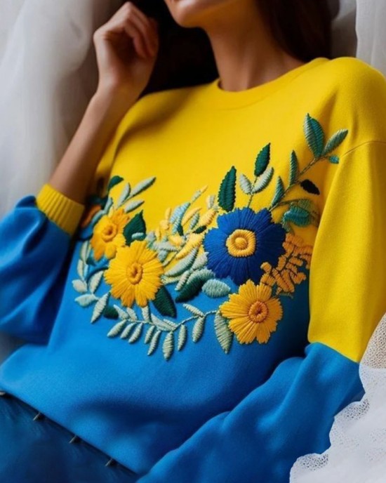 Ukraine Ethnic Floral Contrast Color Sweatshirt Ukraine Ethnic Floral Contrast Color Sweatshirt