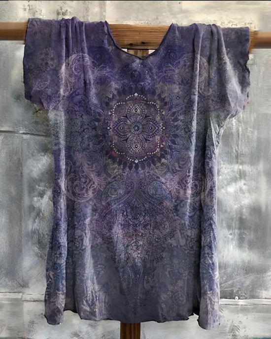 Women's Hippie Print V-neck T-shirt Women's Hippie Print V-neck T-shirt