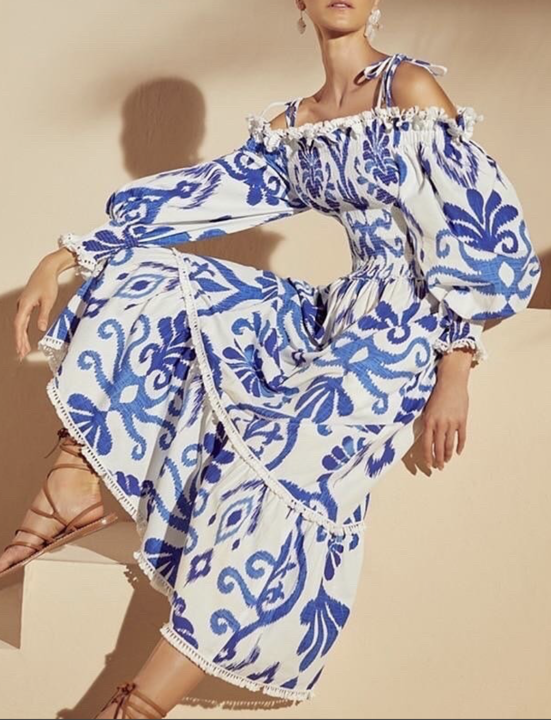 A unique blue and white dress that shows off your personality HF1814-02-04 A unique blue and white dress that shows off your personality HF1814-02-04