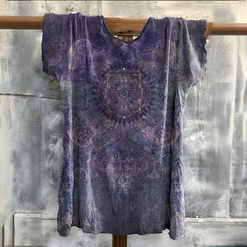 Women's Hippie Print V-neck T-shirt Women's Hippie Print V-neck T-shirt